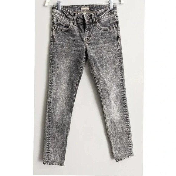 Burberry Brit Gray Washed Skinny Jeans - Picture 1 of 8